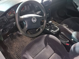 Volkswagen Passat foto 3