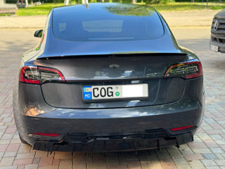 Tesla Model 3 foto 6