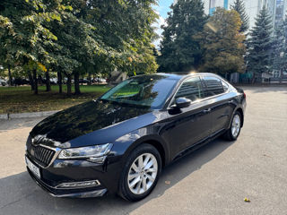 Skoda Superb foto 2