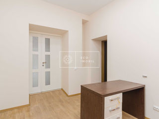 Chirie, spațiu comarcial, Centru, str. București, 70 m.p, 1100€ foto 8