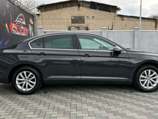 Volkswagen Passat foto 4