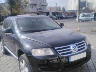 Volkswagen Touareg foto 1