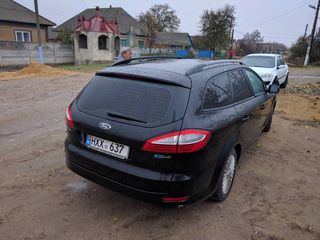 Ford Mondeo foto 9