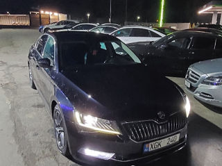 Skoda Superb foto 3