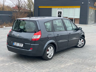 Renault Grand Scenic foto 2