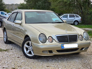 Mercedes E-Class foto 3