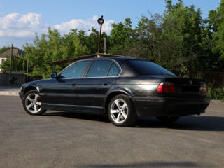 BMW 7 Series foto 2