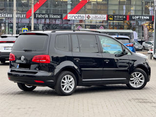 Volkswagen Touran foto 4