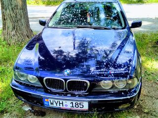 BMW 5 Series foto 2