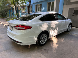 Ford Fusion foto 2