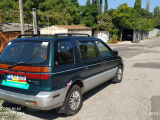 Mitsubishi Space Wagon foto 6