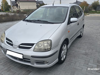 Nissan Almera Tino