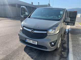 Opel Vivaro foto 2