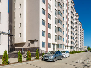 Apartament cu 2 camere, 67 m², Buiucani, Chișinău foto 2