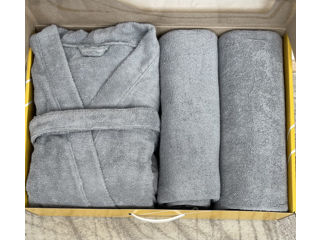 Подарочный мужской набор:махровый халат и два больших полотенца ,завод Ярослав foto 1