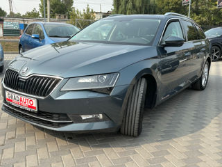 Skoda Superb foto 1