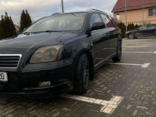 Toyota Avensis foto 6