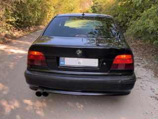 BMW 5 Series foto 3