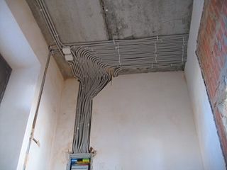 Montarea reţelei electrice  / Монтаж электропроводки foto 3