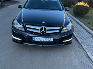 Mercedes C-Class foto 5