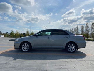 Toyota Avensis foto 4