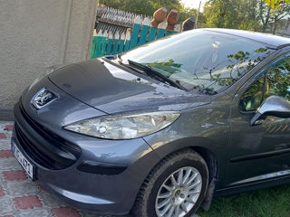 Peugeot 207 foto 2