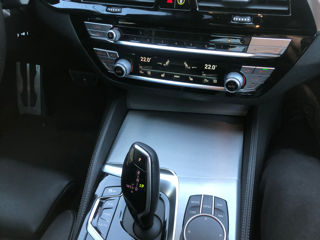 BMW 5 Series foto 10