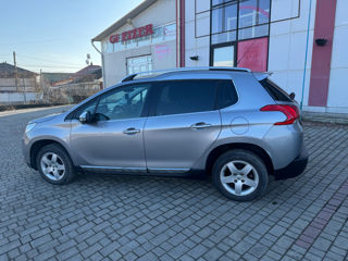 Peugeot 2008 foto 5