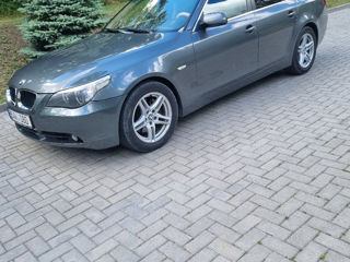 BMW 5 Series foto 2