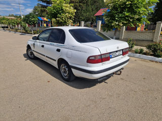 Toyota Carina foto 3