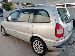 Opel Zafira foto 4