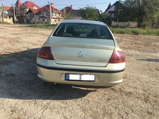 Peugeot 407 foto 6