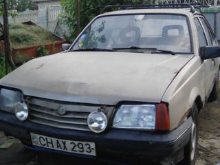 Opel Ascona foto 1
