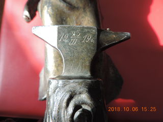 Продам Старинные две металлические статуэтки 1919 года  Стеклянный соусник 1912 год   Чеканное панно foto 3