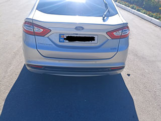 Ford Mondeo foto 2