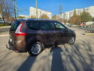 Renault Grand Scenic foto 2