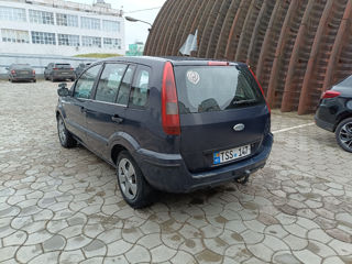 Ford Fusion foto 9