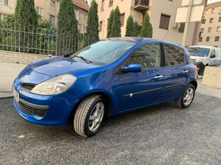 Renault Clio foto 1