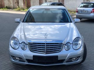 Mercedes E Class foto 2