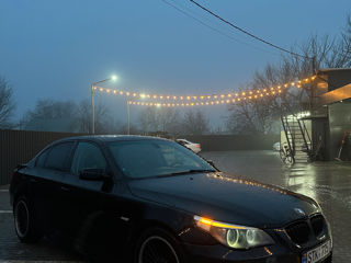 BMW 5 Series foto 4