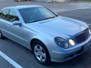 Mercedes E-Class foto 3