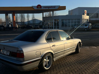 BMW 5 Series foto 10