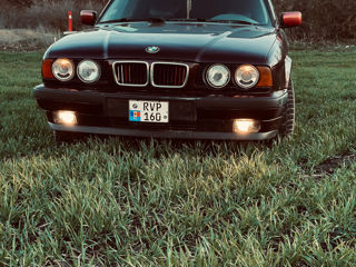 BMW 5 Series foto 3