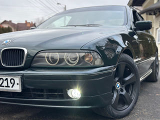 BMW 5 Series foto 2