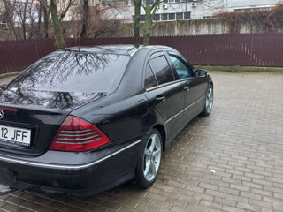 Mercedes C-Class foto 5