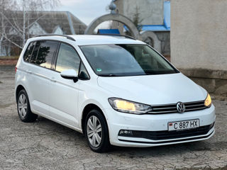 Volkswagen Touran foto 2