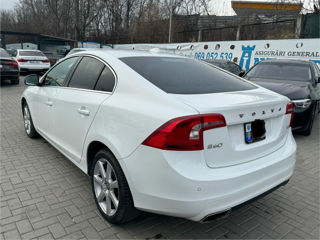 Volvo S60 фото 3