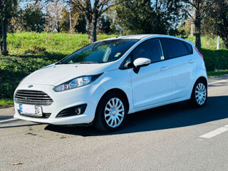 Ford Fiesta foto 2