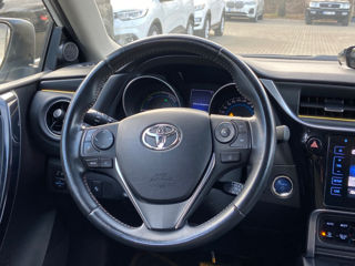 Toyota Auris фото 9