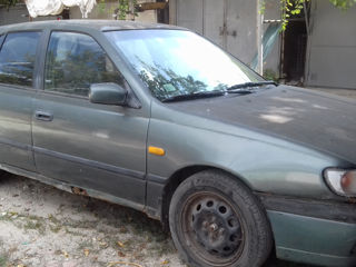 Nissan Sunny foto 1